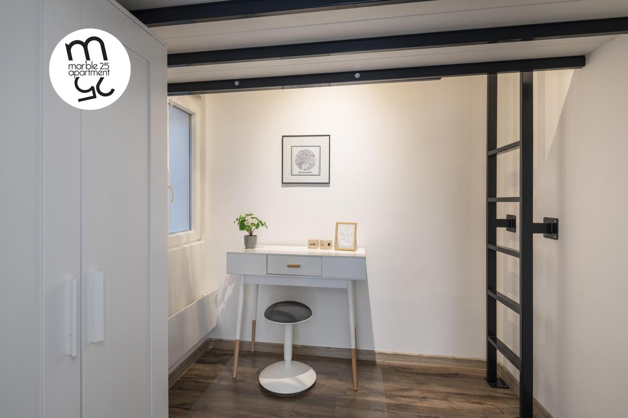 Apartment Marble 25 *